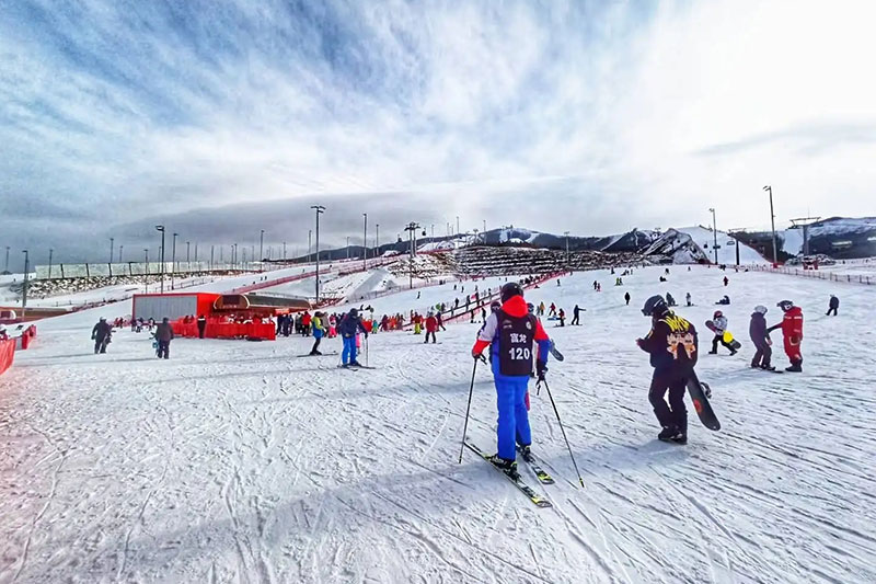 張家口冰雪旅游.jpg