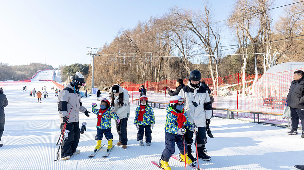 “研冰戲雪-悅游吉林”冰雪研學(xué)旅游主題活動體驗(yàn).jpg